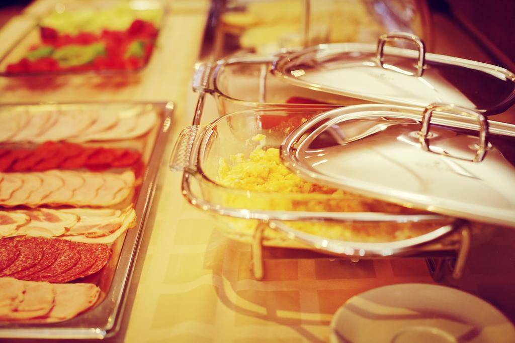 City Hotel Nitra With Free Parking 외부 사진