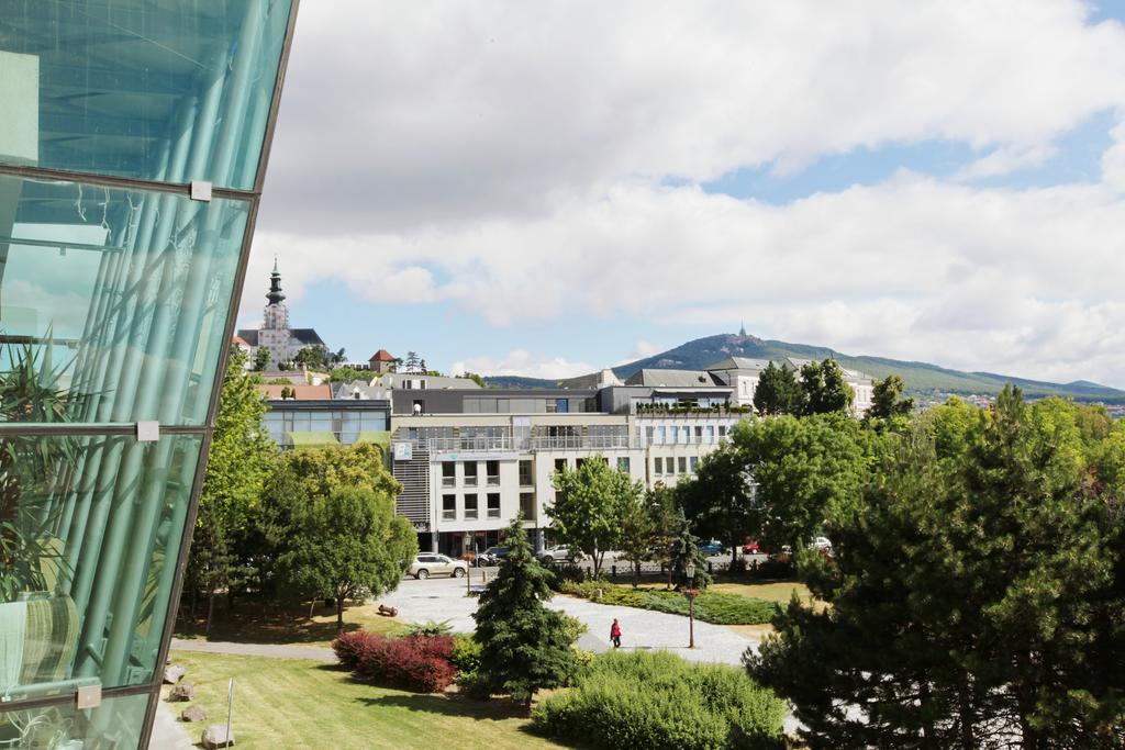 City Hotel Nitra With Free Parking 외부 사진