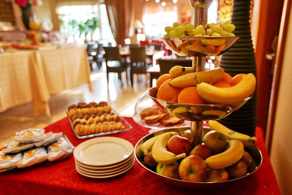 City Hotel Nitra With Free Parking 외부 사진