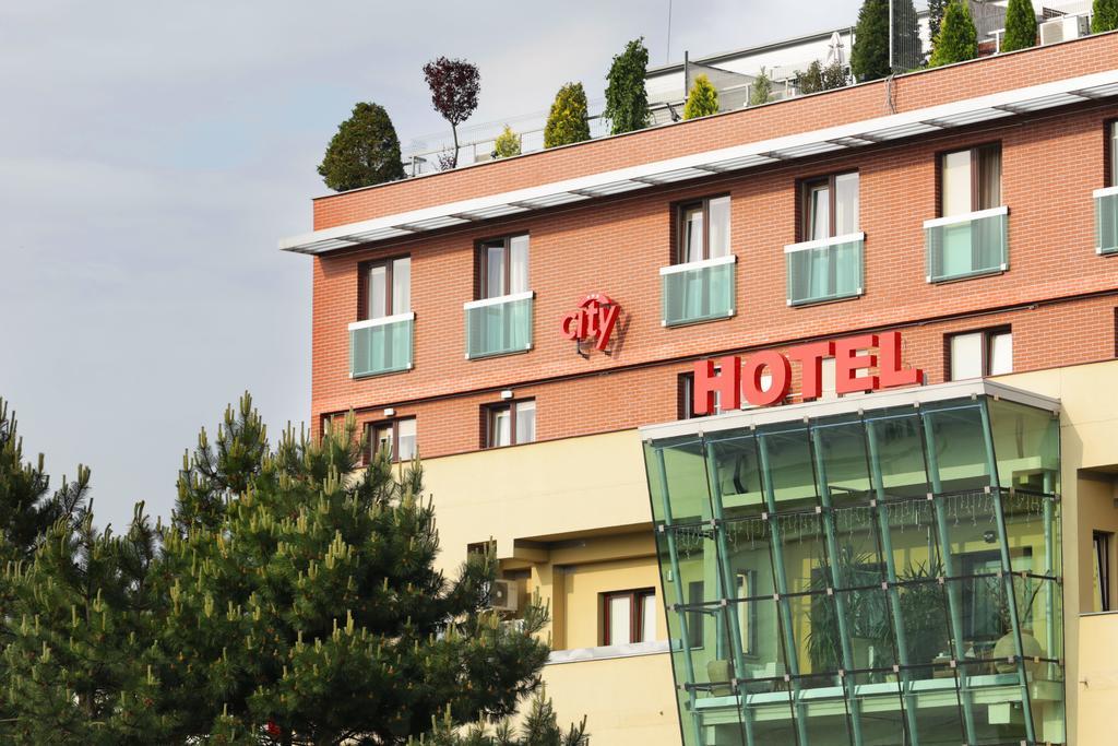 City Hotel Nitra With Free Parking 외부 사진